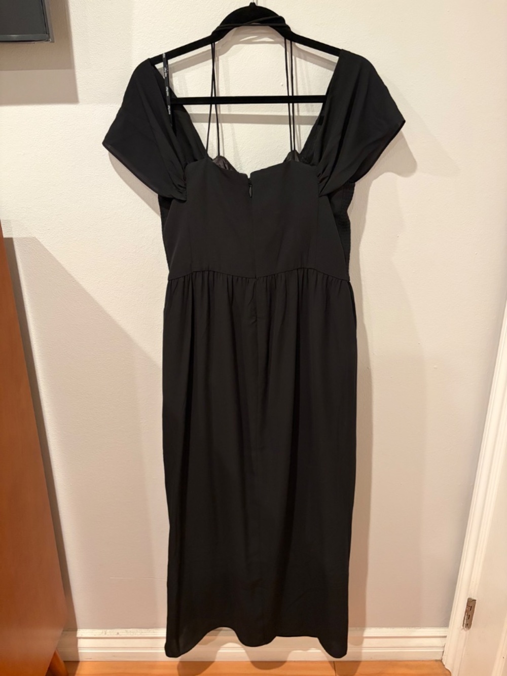 Entwine Cold Shoulder Dress - Picture 3 of 7